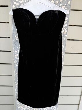 Nicole Miller VINTAGE Black Strapless Velvet Cocktail Dress